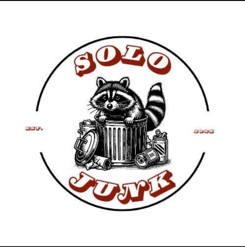 Solo Junk raccoon logo